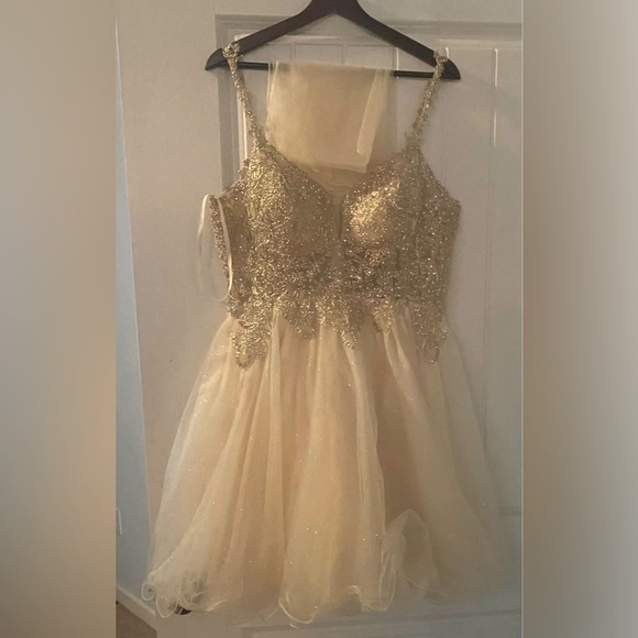 Dress - Picture 1 of 1